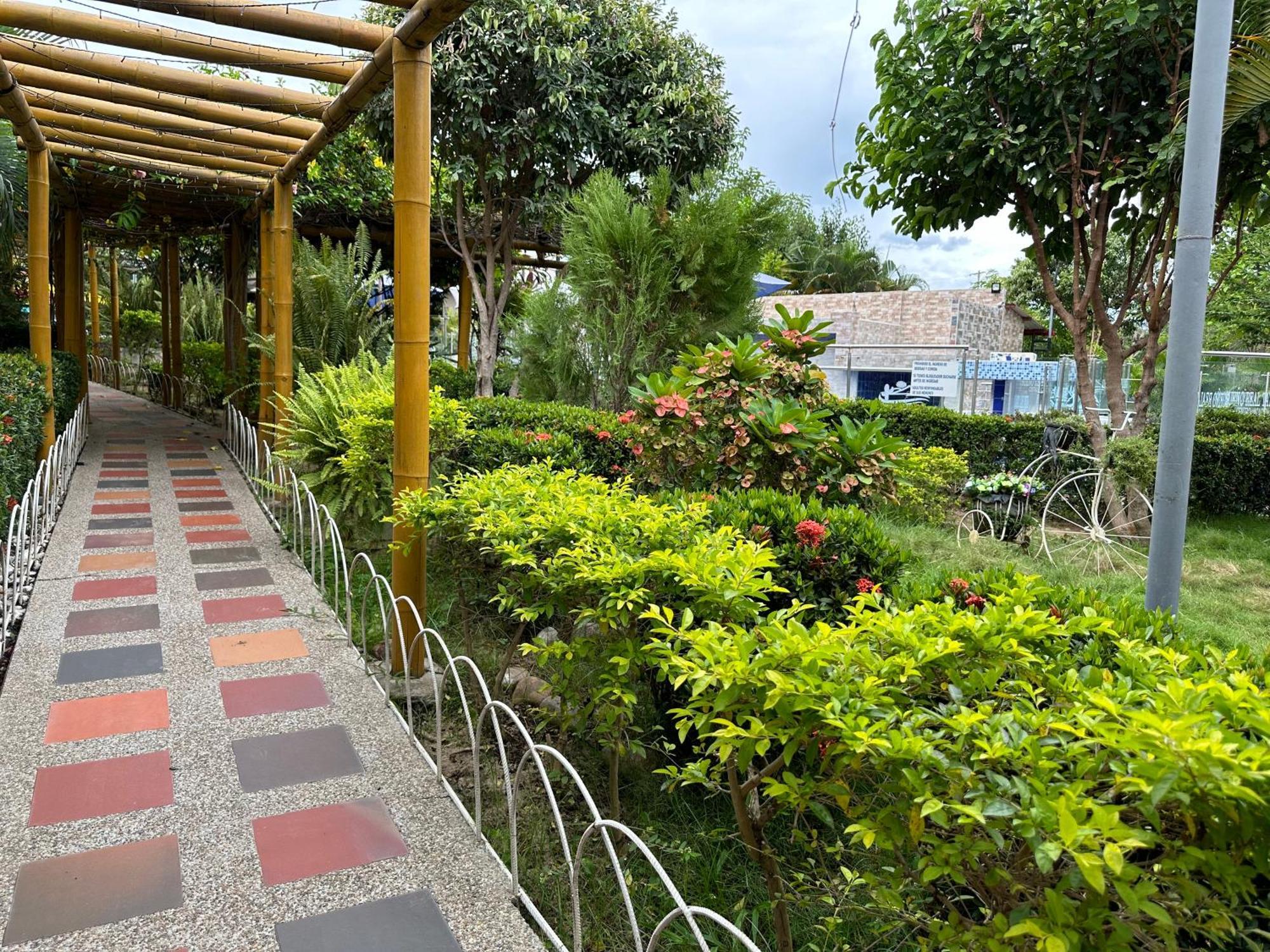 Hv Sueno Real Tatacoa Hotel Villavieja Exterior photo