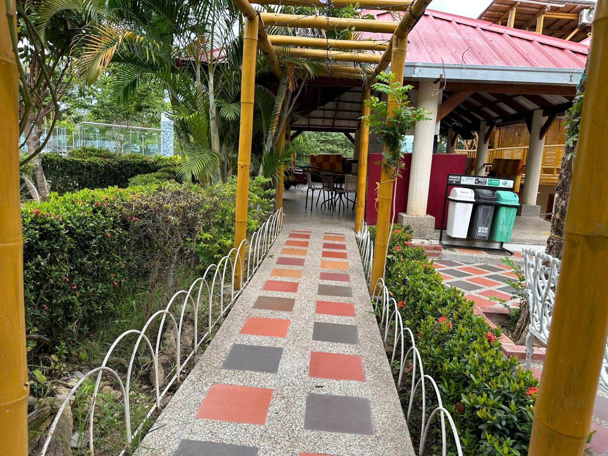 Hv Sueno Real Tatacoa Hotel Villavieja Exterior photo